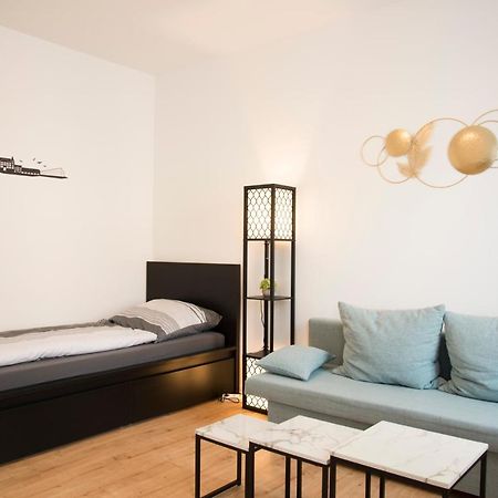 Schoene Ferienwohnung 78M2, 3 Schlafzimmer, 2 Baeder, Zentrumnah, 1Og Erfurt Kültér fotó