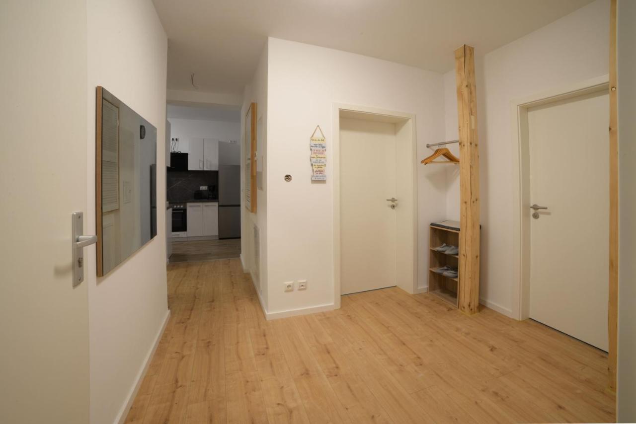 Schoene Ferienwohnung 78M2, 3 Schlafzimmer, 2 Baeder, Zentrumnah, 1Og Erfurt Kültér fotó