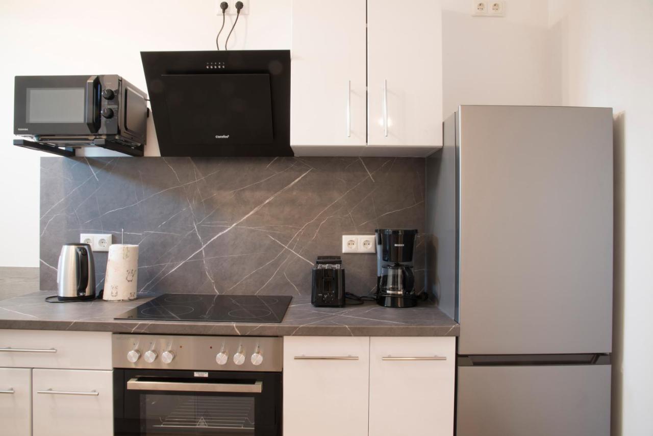 Schoene Ferienwohnung 78M2, 3 Schlafzimmer, 2 Baeder, Zentrumnah, 1Og Erfurt Kültér fotó