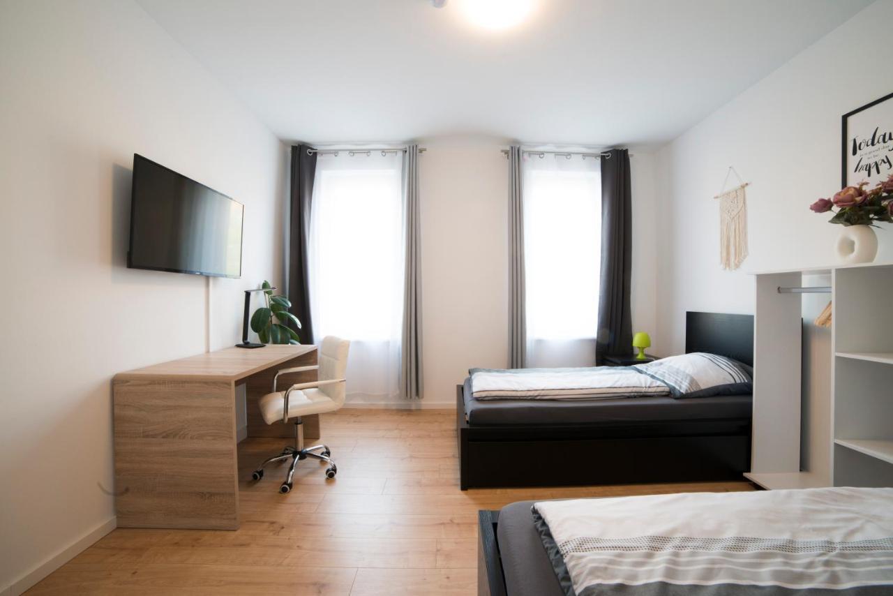 Schoene Ferienwohnung 78M2, 3 Schlafzimmer, 2 Baeder, Zentrumnah, 1Og Erfurt Kültér fotó