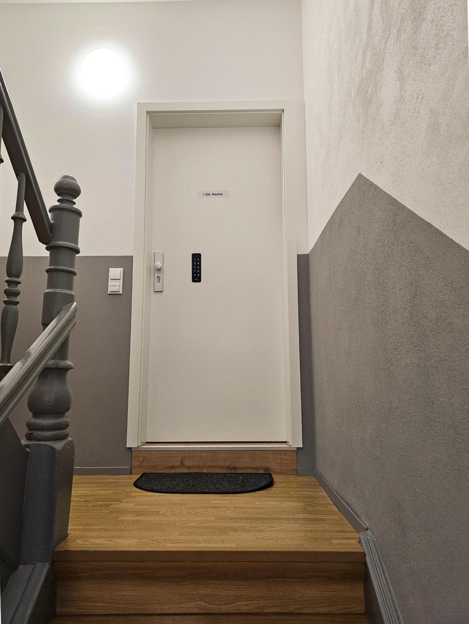 Schoene Ferienwohnung 78M2, 3 Schlafzimmer, 2 Baeder, Zentrumnah, 1Og Erfurt Kültér fotó